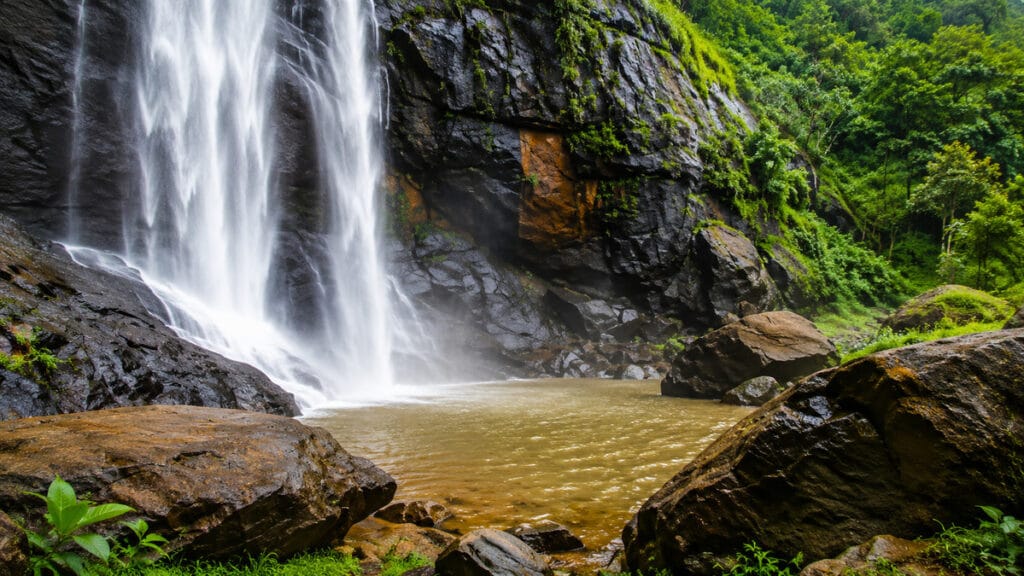 Agaya Gangai warerfalls